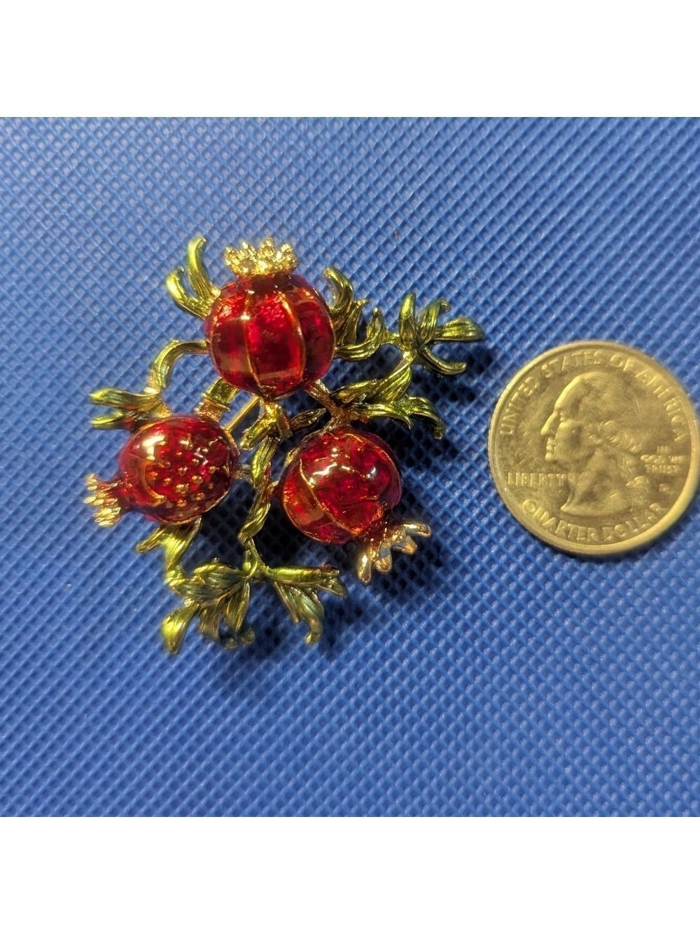 🍯🍏Brooch--Elegant Red Pomegranate🍎🍯 - Picture 5 of 5